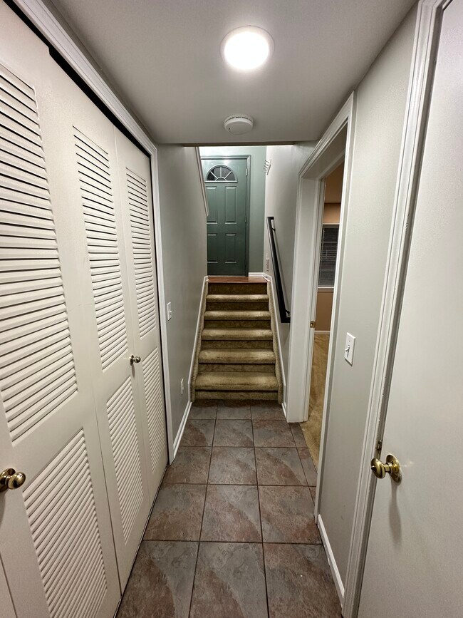 Building Photo - 3138 Promenade Cir