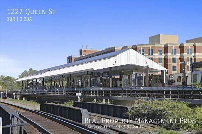 Building Photo - 1227 Queen St