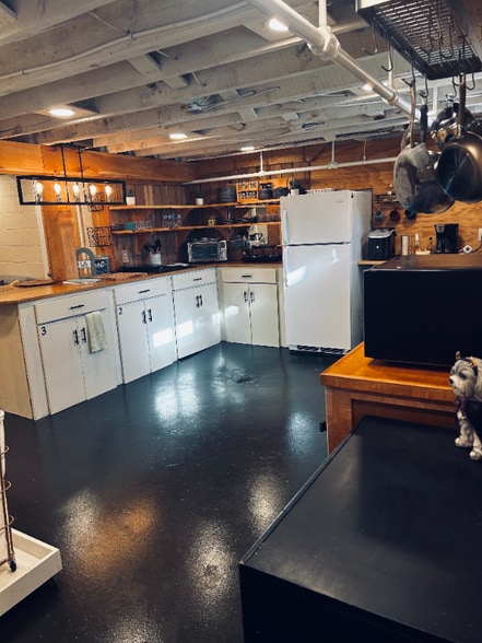 Building Photo - 10166 Glebe Rd