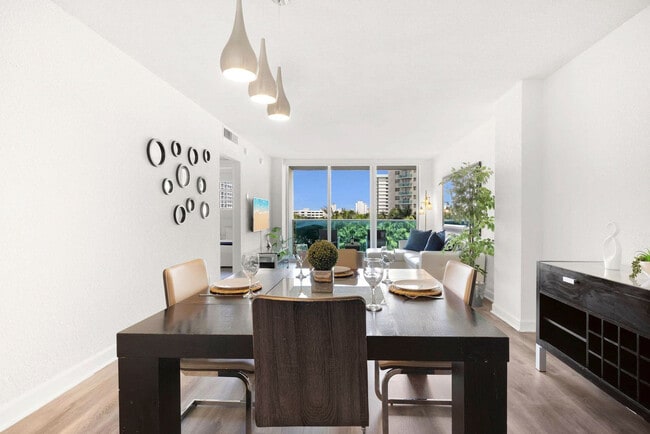 Building Photo - 4001 S Ocean Dr