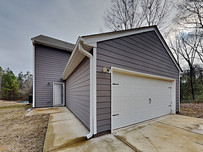 Building Photo - 120 Madison Way