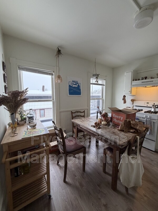 Building Photo - 194 North St