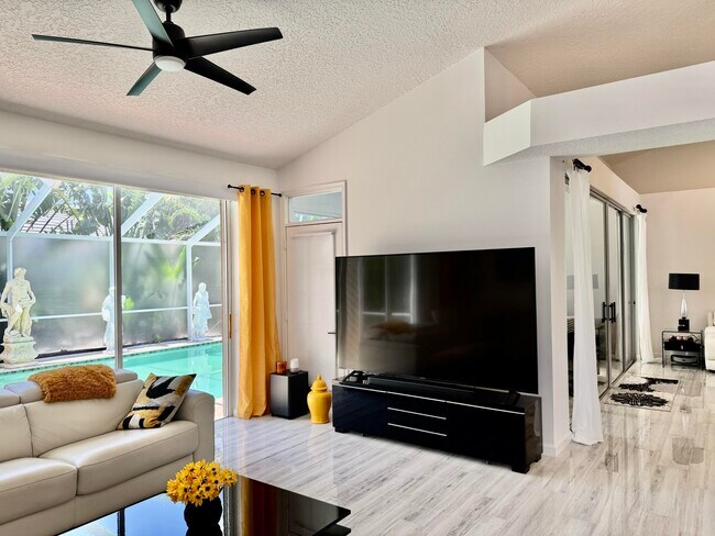 Building Photo - 8561 Lawson Cir