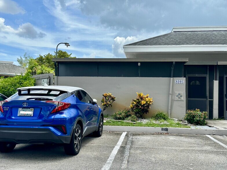 Front - 8101 SW 22nd Ct