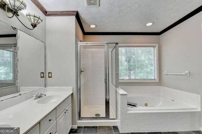 Building Photo - 2915 White Blossom Ln