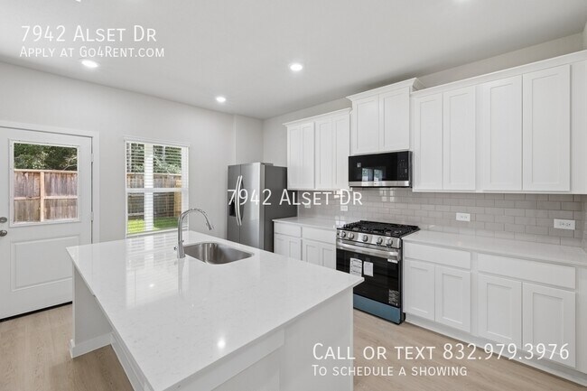 Building Photo - 7942 Alset Dr