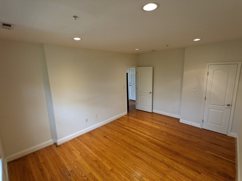 Building Photo - 5611 5th St NW