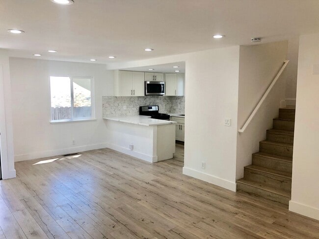 Building Photo - 3 Bedroom for Rent.