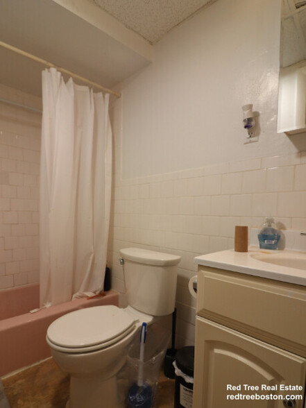 Apt B1 - 405 Huntington Ave