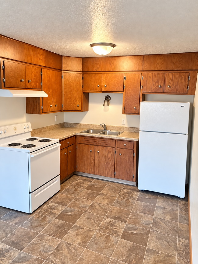 Building Photo - Affordable 2 bedroom apartment available now.