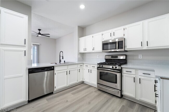 Building Photo - 1656 Cloister Ave