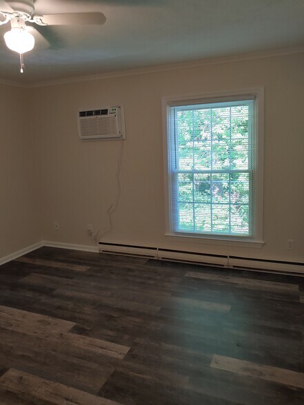 Building Photo - 613 Garfield Ave