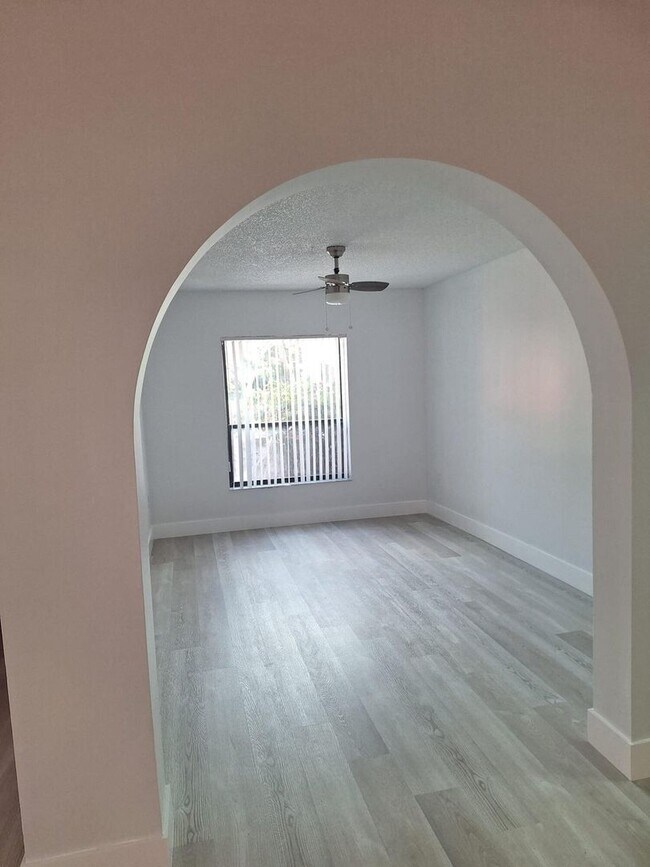Building Photo - 9561 NW 18th Ct