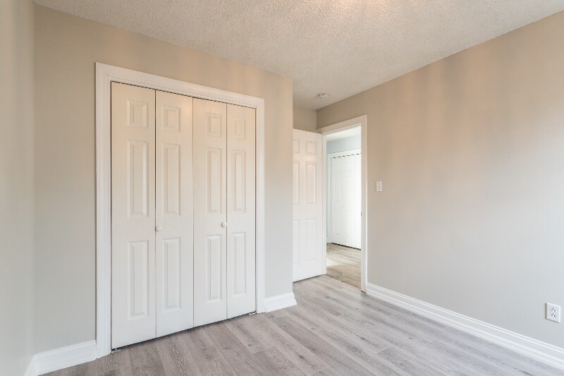 Building Photo - 15 Olde Charles Towne Ct