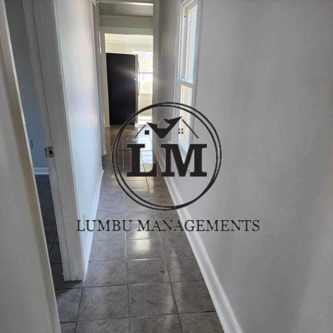 Building Photo - 863 Stokes St