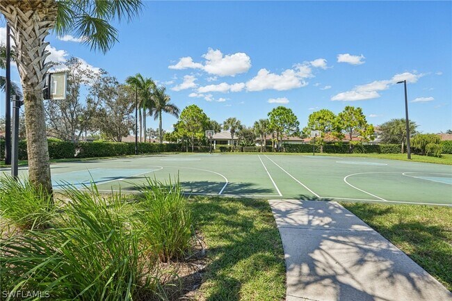 Building Photo - 1751 Alameda Dr