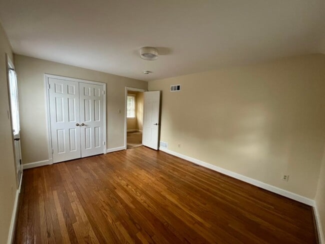 Building Photo - 4408 Glenridge St