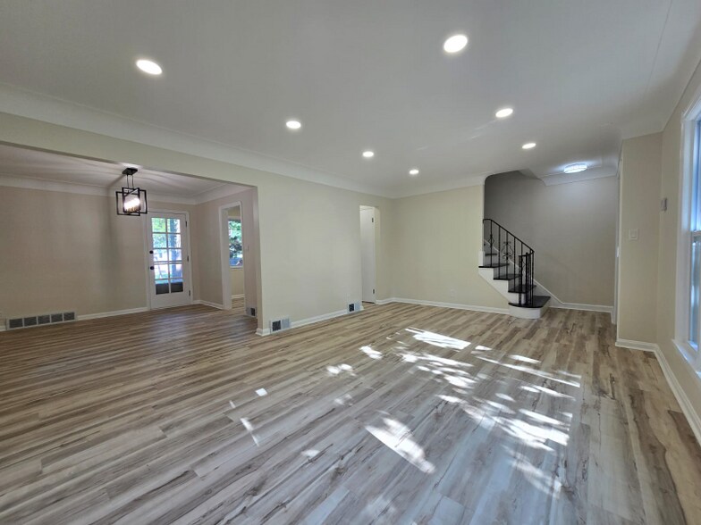 Building Photo - 2300 Wrenford Rd