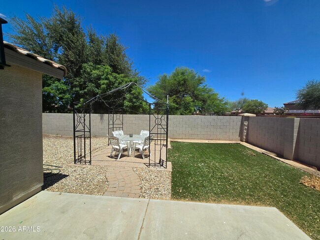 Building Photo - 15702 W Watson Ln