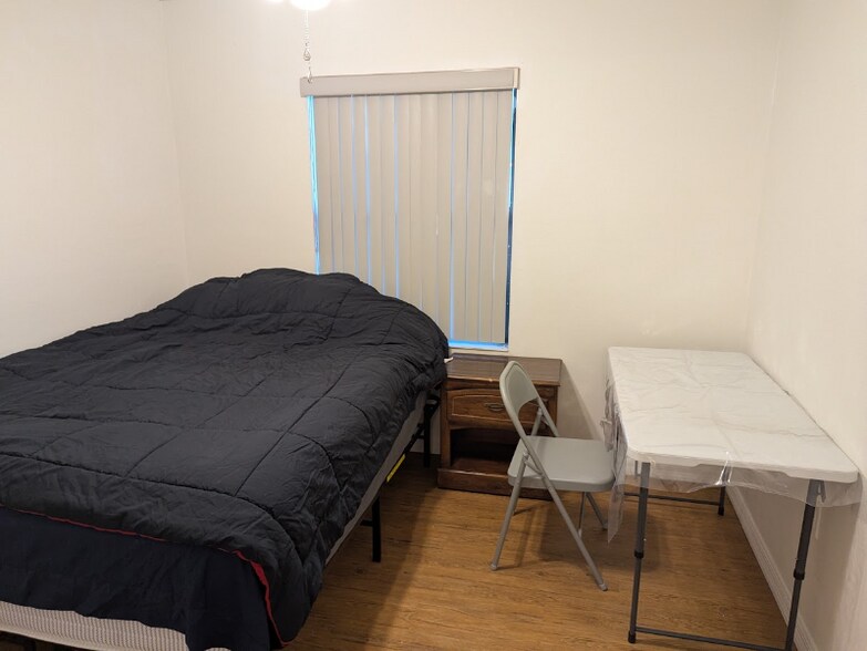 Building Photo - 3600 SW 23rd St