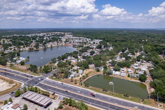 106 Evergreen Ln Lady Lake, FL 32159-3293 - Water Oak Country Club Estates