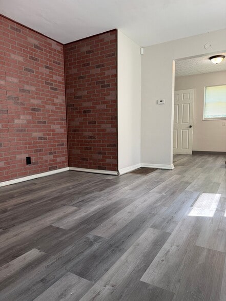 Building Photo - 1563 Gault St