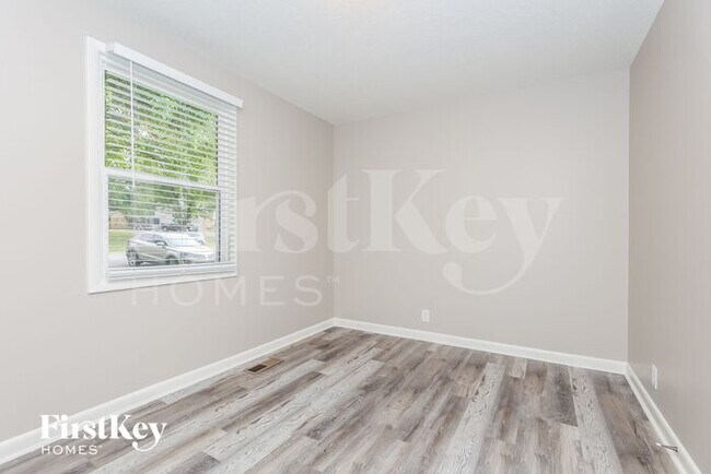 Building Photo - 704 Berkshire Dr