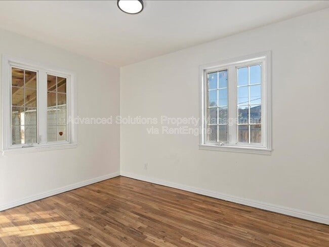 Building Photo - 1150 Simondi Ave