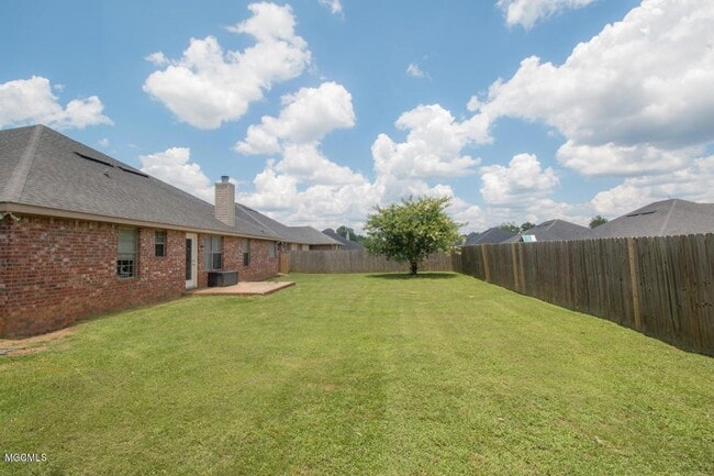 Building Photo - 17161 Excalibur Cir