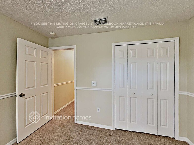 Building Photo - 640 Eldron Ave