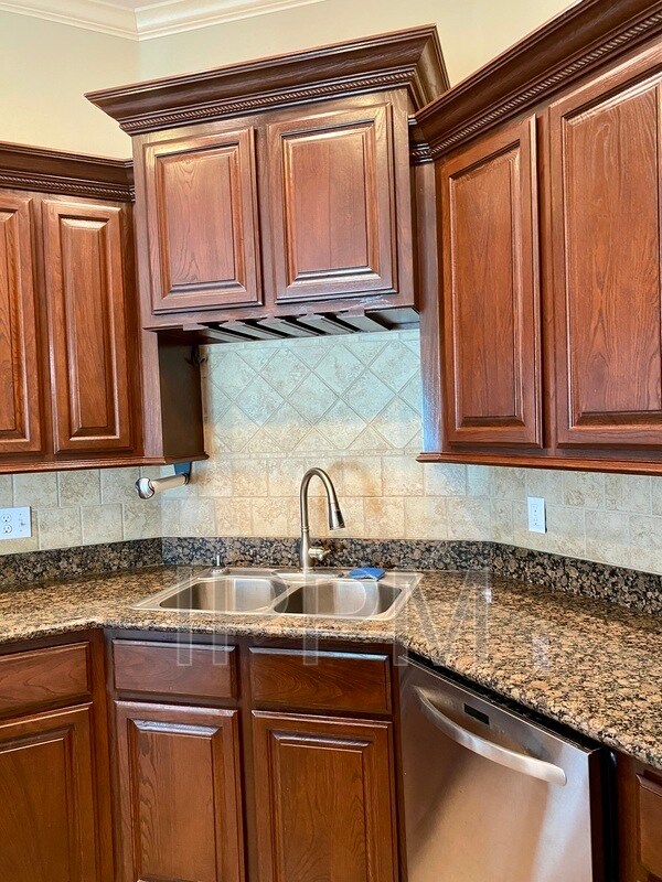 Building Photo - 5602 Wild Laurel