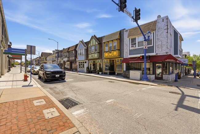 Building Photo - 4 Gay St