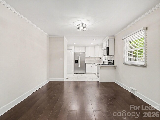 Building Photo - 782 Union St S