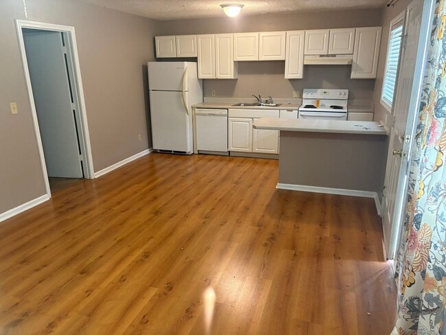 Building Photo - One Bedroom Condo for Rent – Mallard Creek...