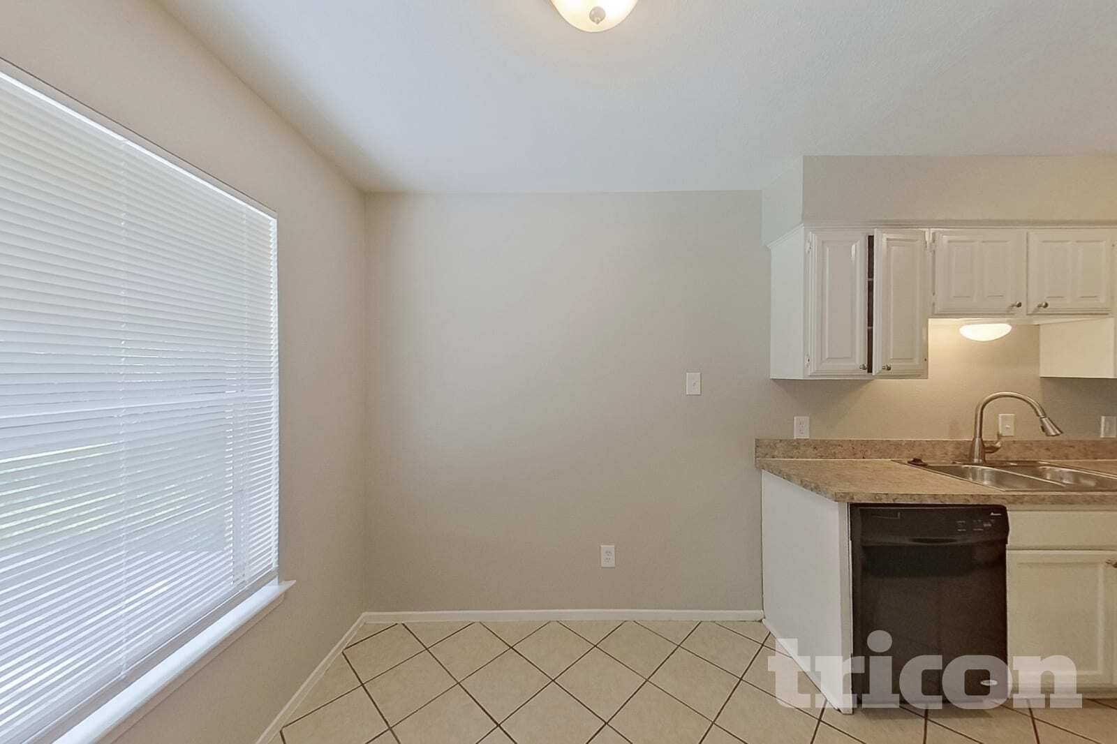 Building Photo - 2507 Arapaho Dr