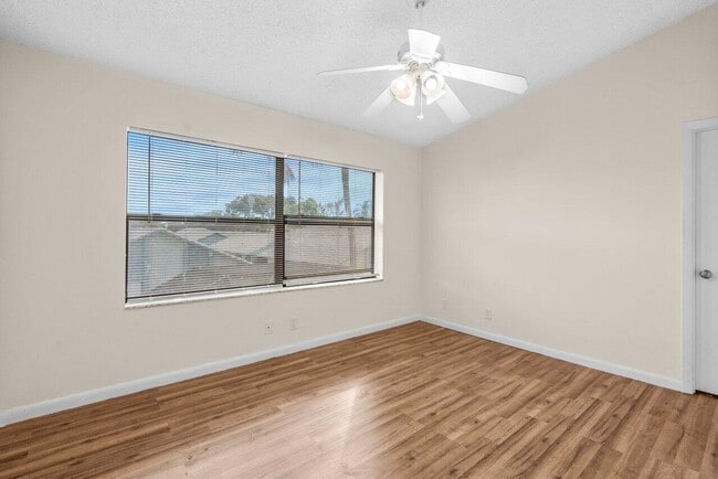 Building Photo - 9112 SW 21st Ct