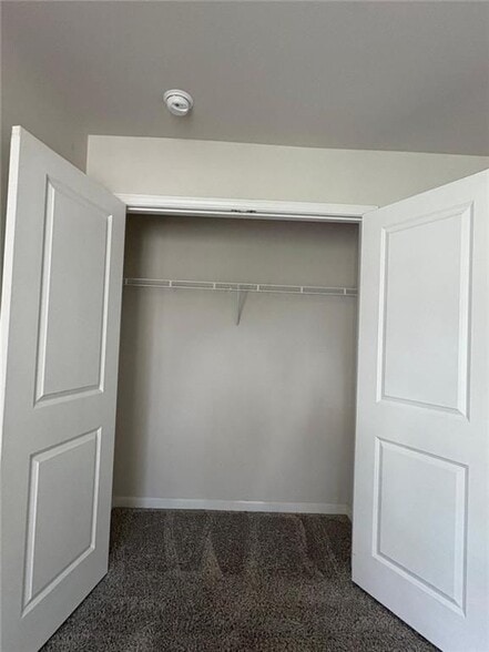 Building Photo - 1472 Villageside Ct