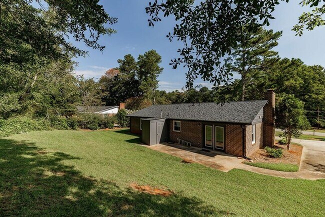 Building Photo - 147 VFW Dr
