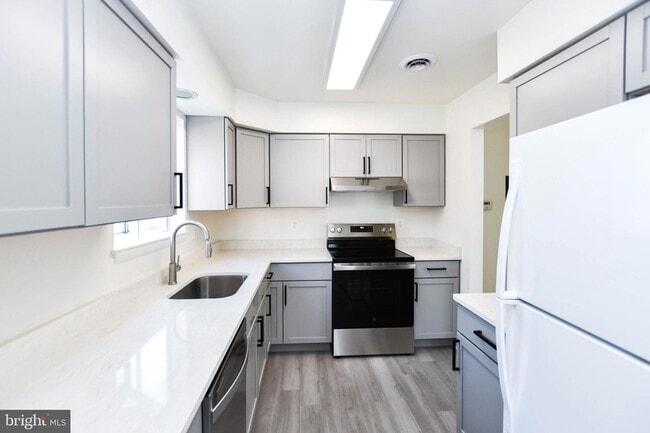 Building Photo - 4624 Governor Kent Ct