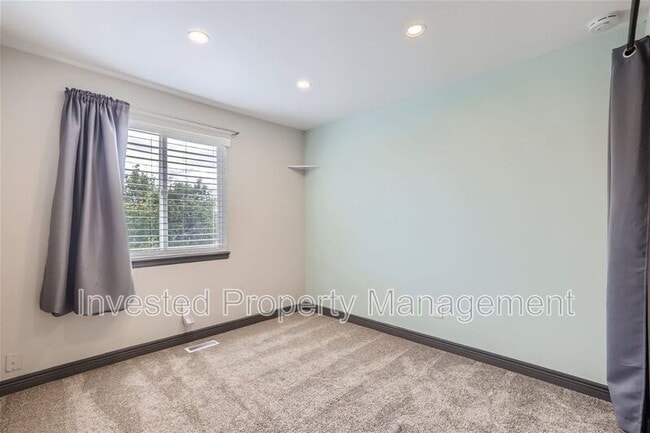 Building Photo - 5012 S Field Ct