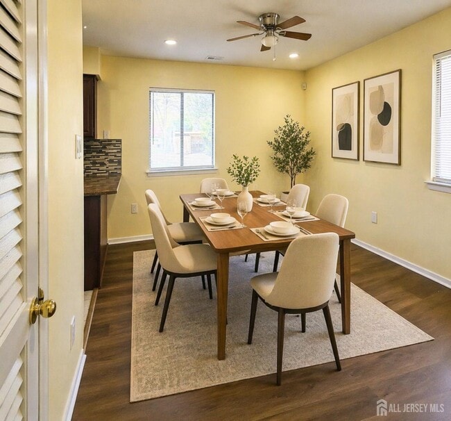 Building Photo - 101 Hampshire Dr