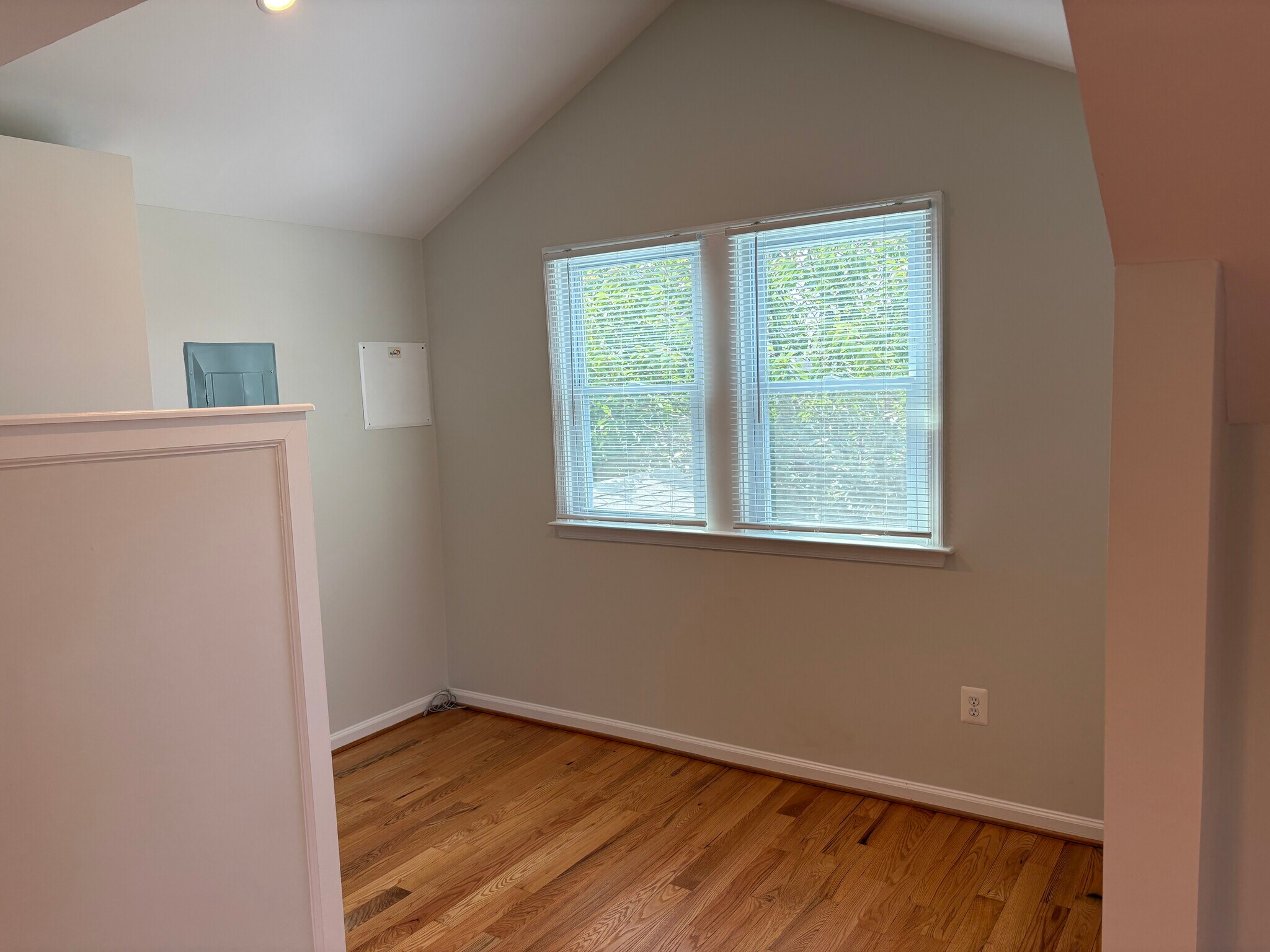 Dining Nook - 731 Easley St