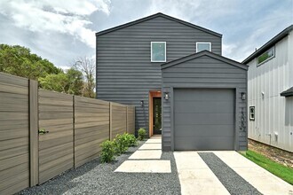 Building Photo - 2308 Maxwell Ln
