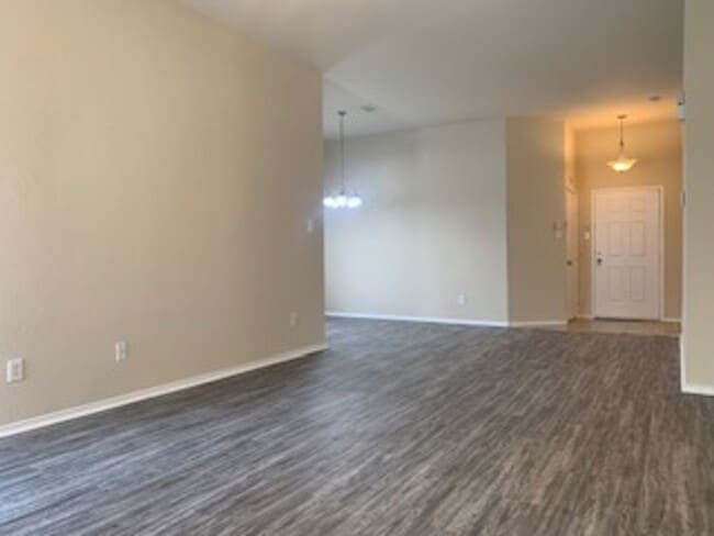 Building Photo - 1021 Whistle Stop Dr