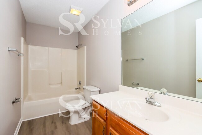 Building Photo - Come check out this beautiful home in Midway East.