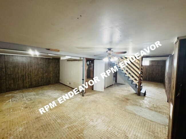 Building Photo - 4 Bed | 2 Bath | Pet Friendly | Spacious ,Fenced in Yard!