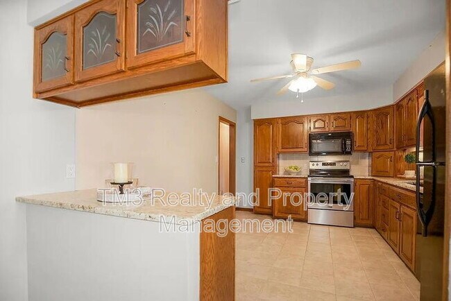 Building Photo - 506 S 17th St