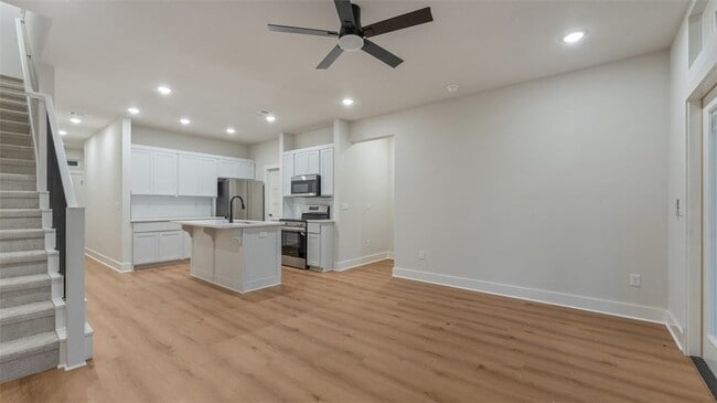 Building Photo - 1851 Lapis Ave