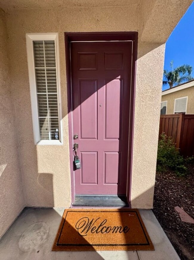 Building Photo - Beautiful 4 bedroom Temecula home sitting ...