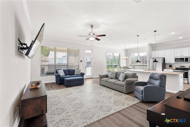 Building Photo - 7822 Kendall Hill Dr